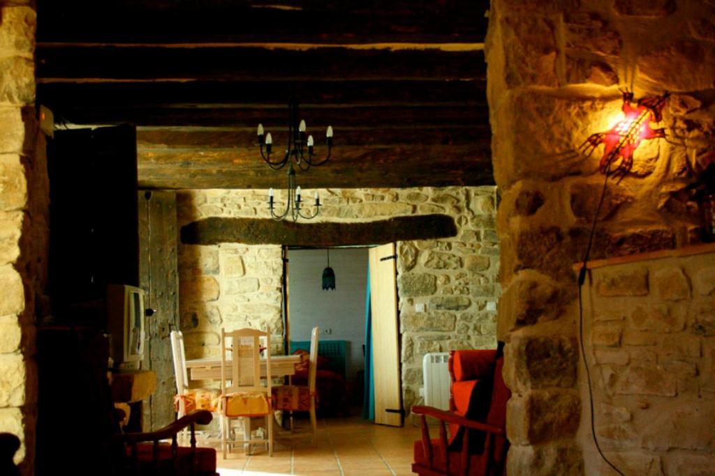 Les Cavallerisses Guest House Guialmons Exterior photo